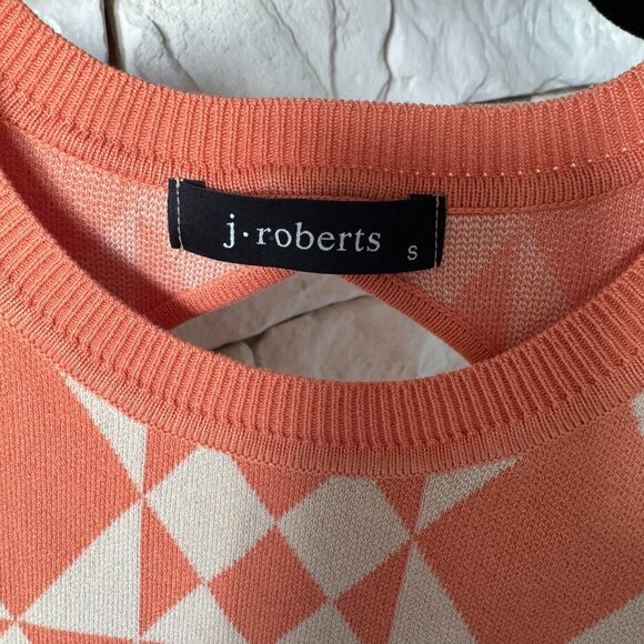 J Roberts Cropped Open Back Sweater - Picture 3 of 3